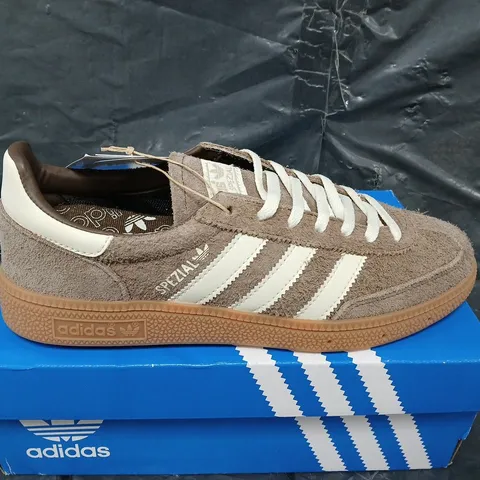 BOXED PAIR OF ADIDAS ORIGINALS HANDBALL SPEZIAL TRAINERS - WOMENS - UK SIZE 5.5