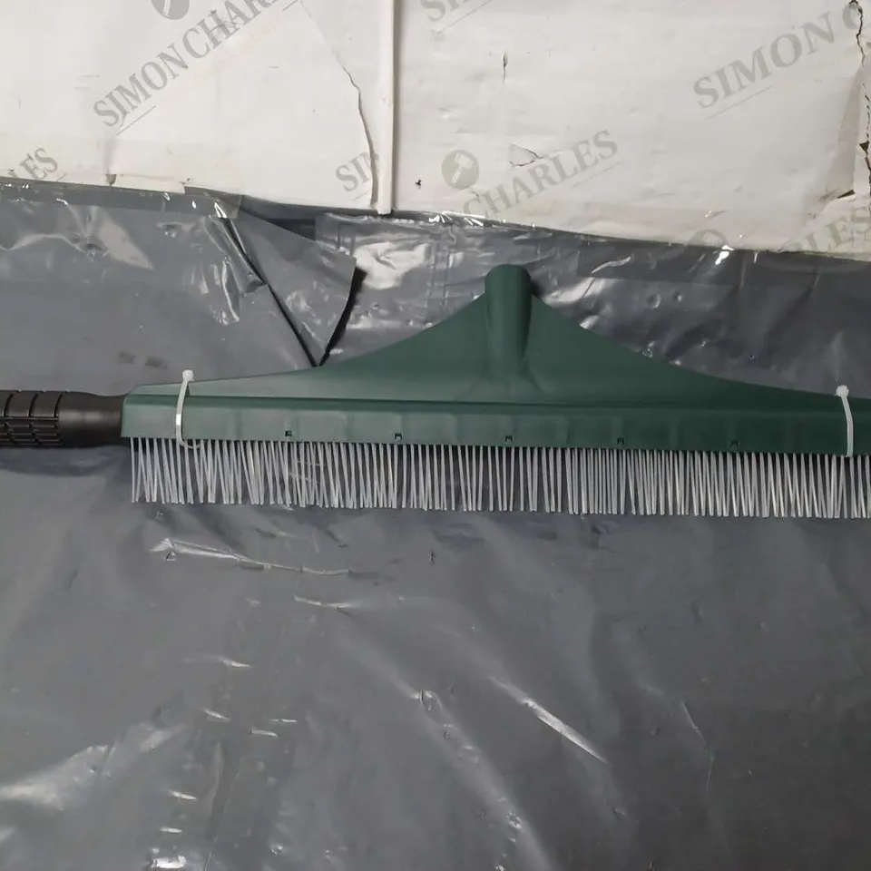 TELESCOPIC HANDLE ARTIFICIAL FAKE GRASS BRUSH