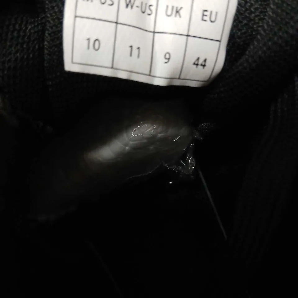 CONZURI MEN'S BLACK LEATHER SNEAKERS UK 9 (EU 44)