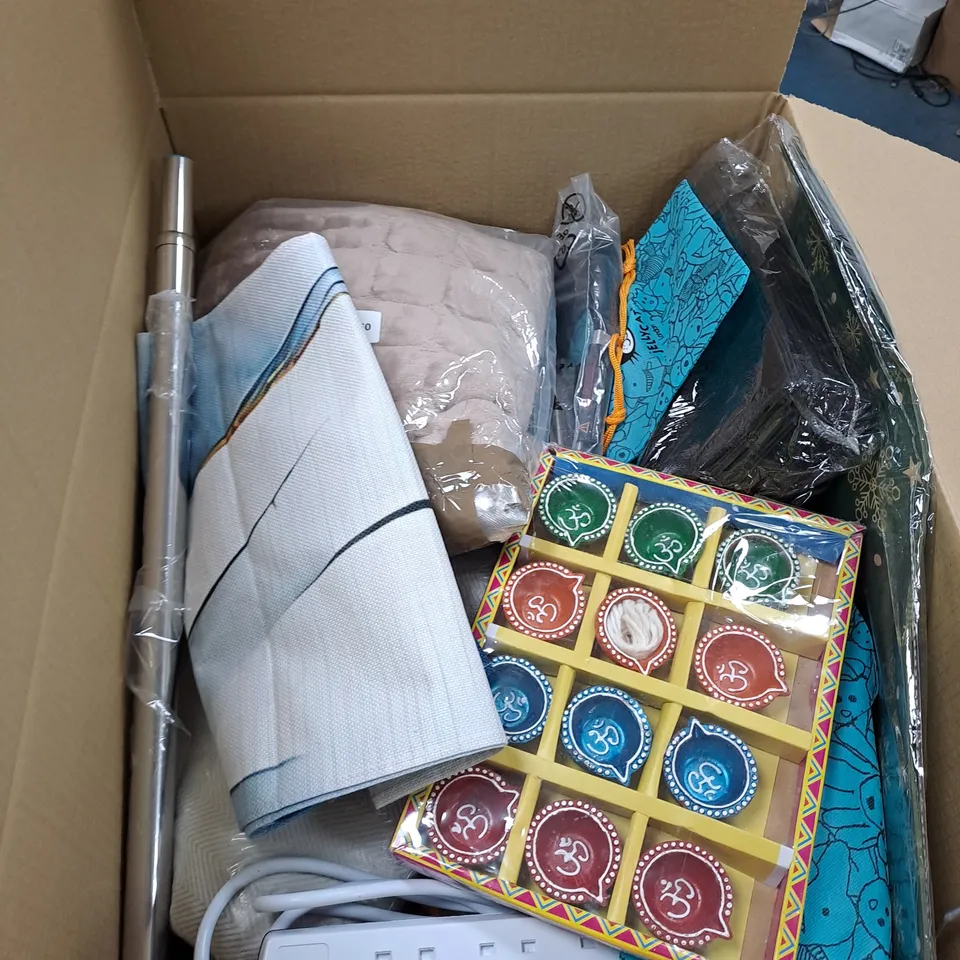 BOX OF APPROXIMATELY 20 ASSORTED ITEMS TO INCLUDE JELLYCAT TEDDY, EXTENSION LEAD, DIYA FANCY SET ETC