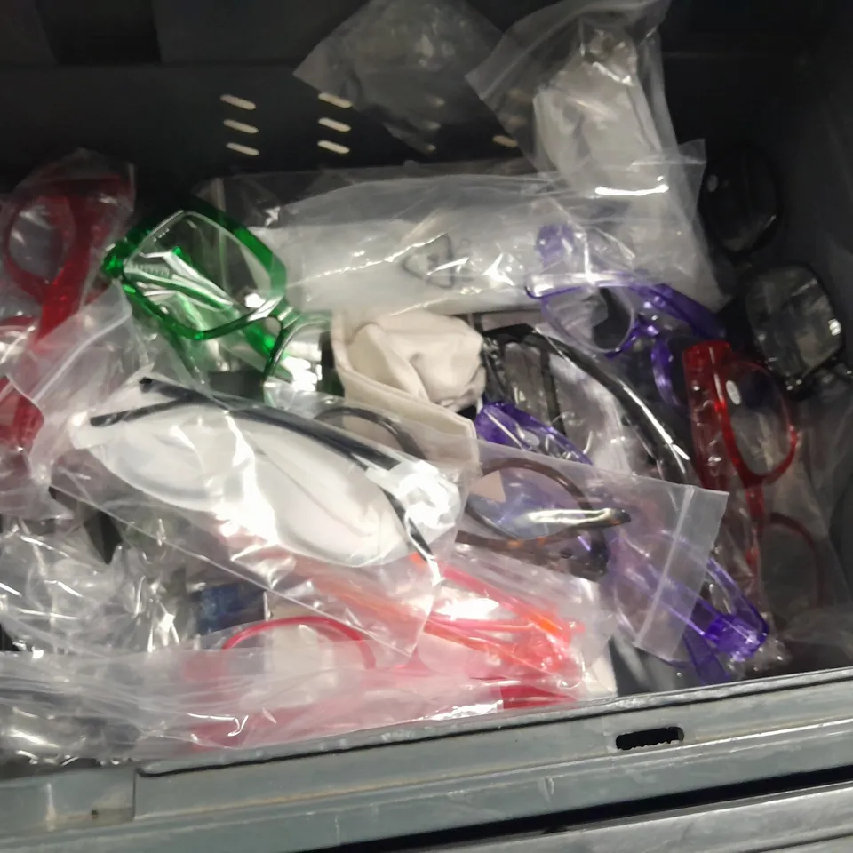 LOT OF APPROXIMATELY 28 ASSORTED PAIRS OF GLASSES TO INCLUDE TOMATO GLASSES, ZARA AND AGENT PROVOCATEUR