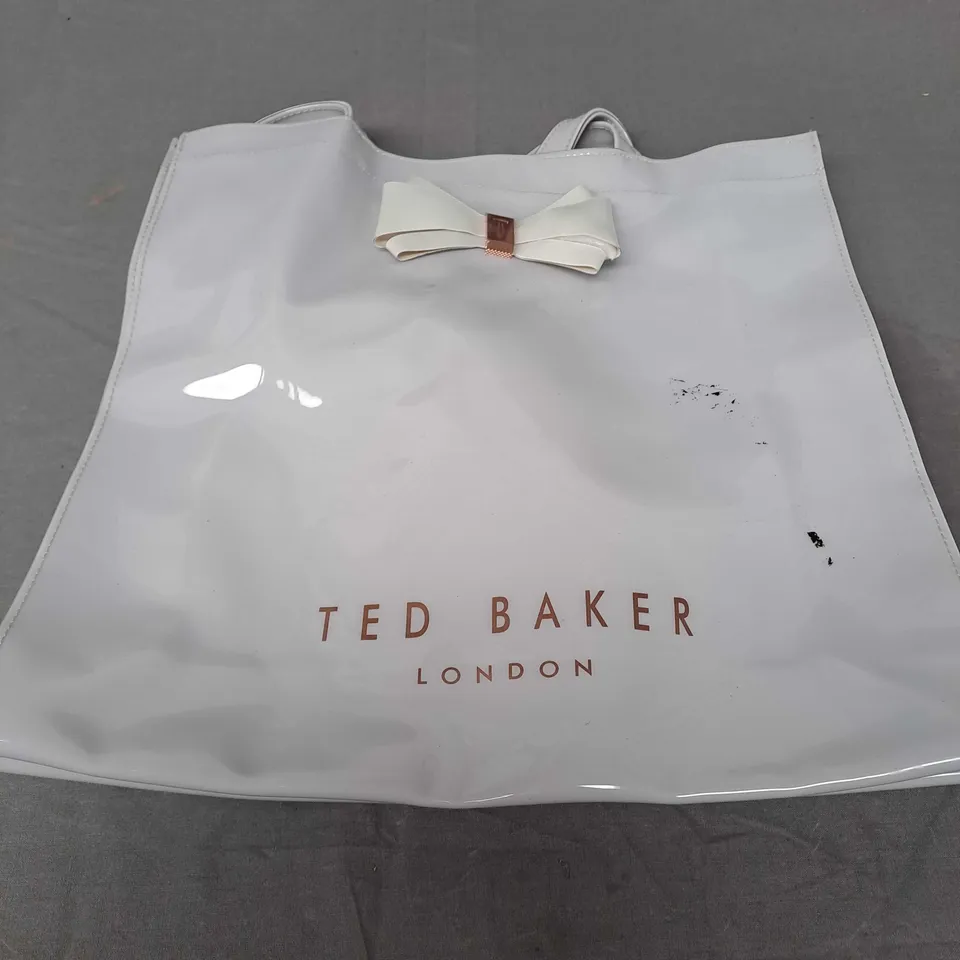 TED BAKER LIGHT GREY HAND BAG