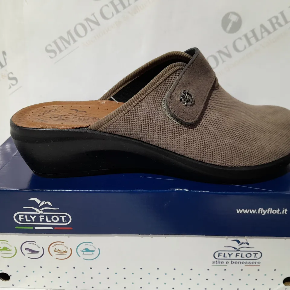 FLY FLOT TAUPE CLOGS - SIZE 6
