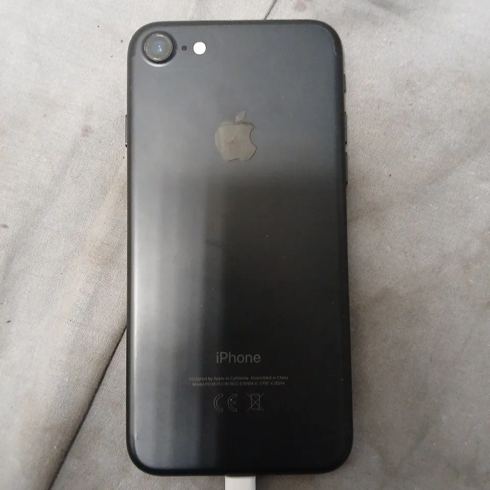 APPLE IPHONE 7 A1778 MOBILE PHONE