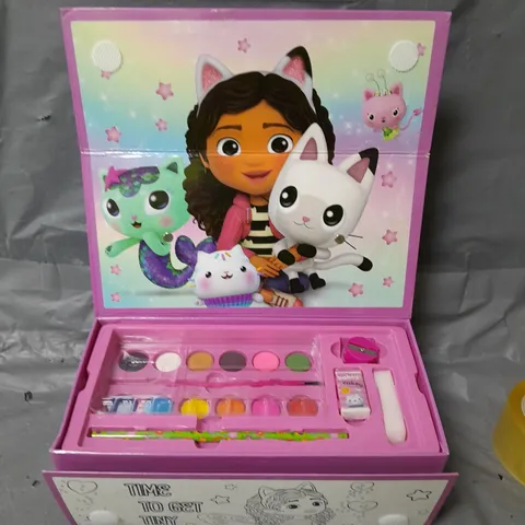 GABBY'S DOLLHOUSE ART CASE