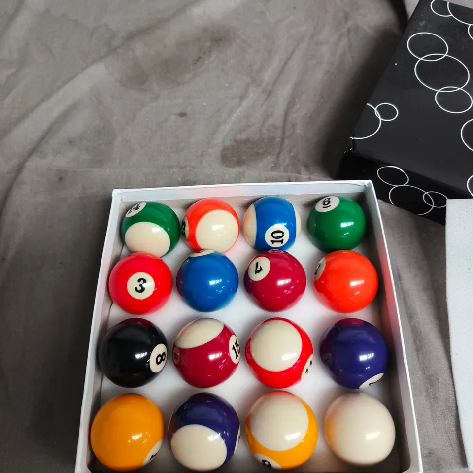 POOL/BILLIARD BALL SET (15) IN BOX