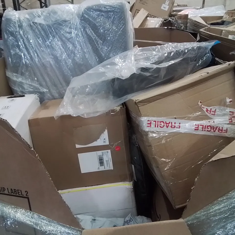 PALLET CONTAINING ASSORTED HOUSEHOLD PRODUCTS INCLUDING AREA RUG, INSECT KILLER, BARBELL SPOTTER ARMS, AIR COOLER & KIDS RIDE ON SUITCASE