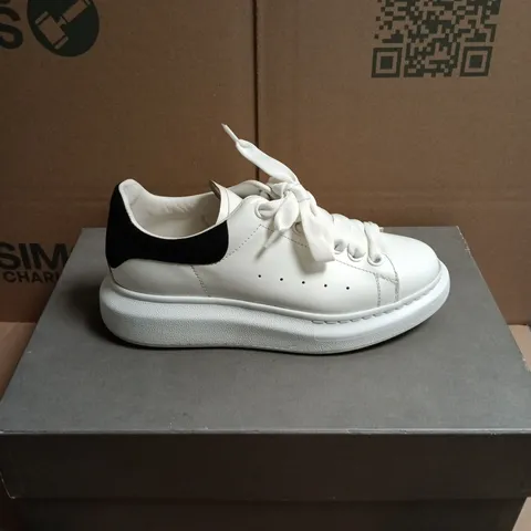 BOXED PAIR OF ALEXANDER MCQUEEN OVERSIZED TRAINERS IN WHITE LEATHER - 4