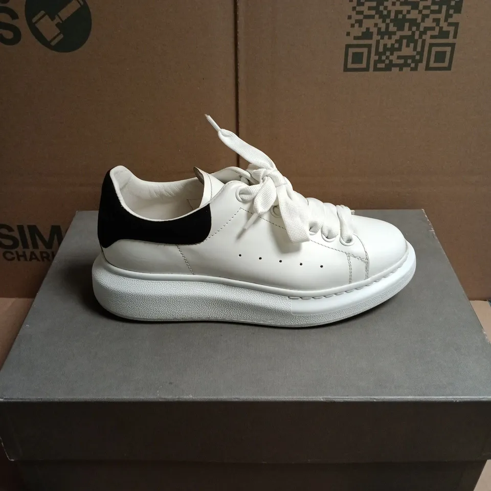 BOXED PAIR OF ALEXANDER MCQUEEN OVERSIZED TRAINERS IN WHITE LEATHER - 4