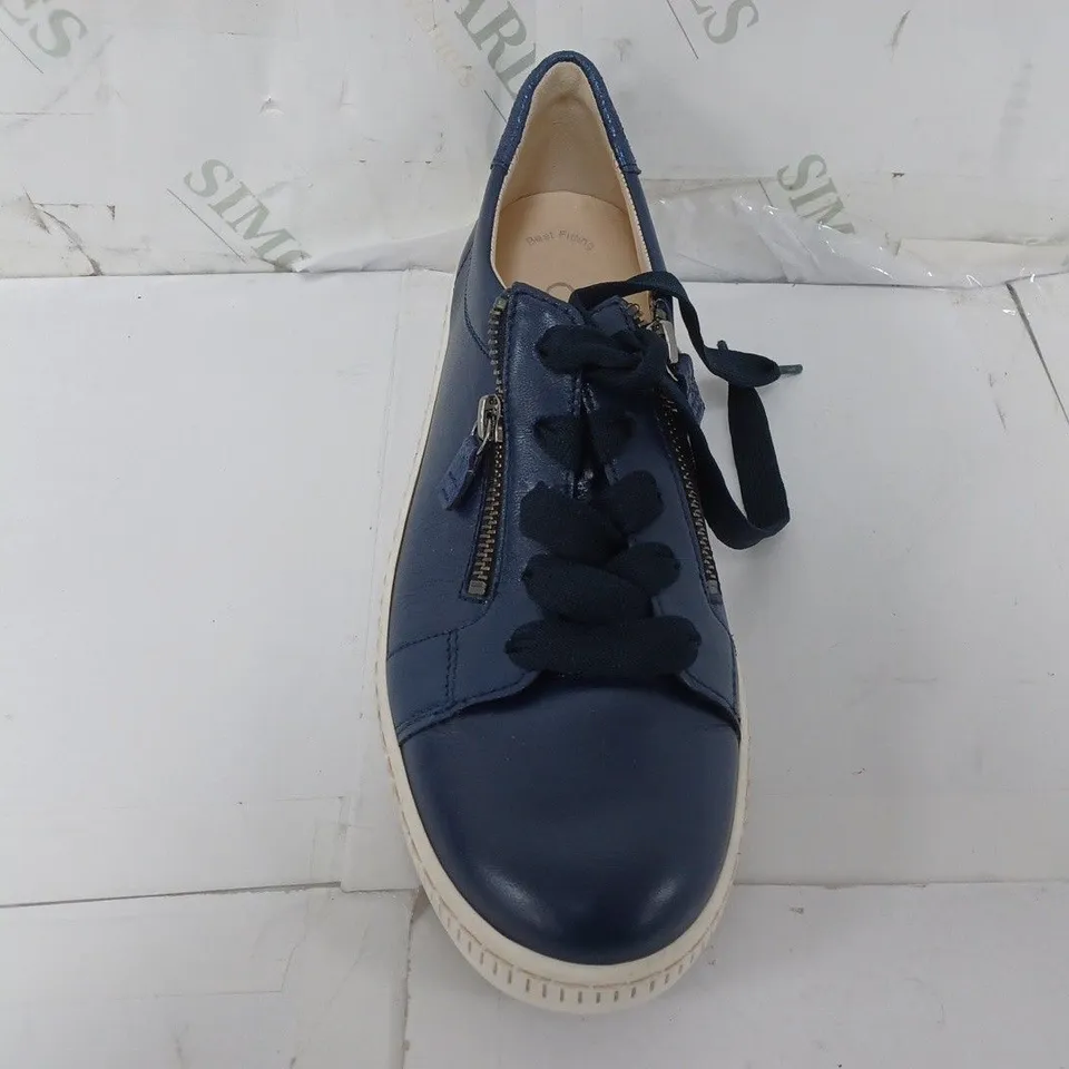 PAIR OF GABOR ZIP/LACE LOWS IN NAVY - SIZE 6.5