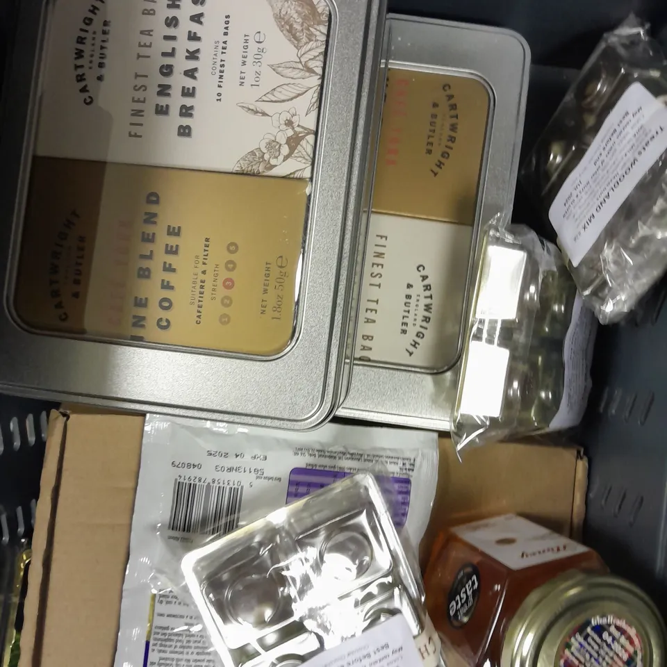 APPROXIMATELY 15 ASSORTED FOOD & DRINK PRODUCTS TO INCLUDE SCOTTISH BLOSSOM HONEY, CALLEBAUT CHOCOLATE, BOOJA-BOOJA TRUFFLES ETC 