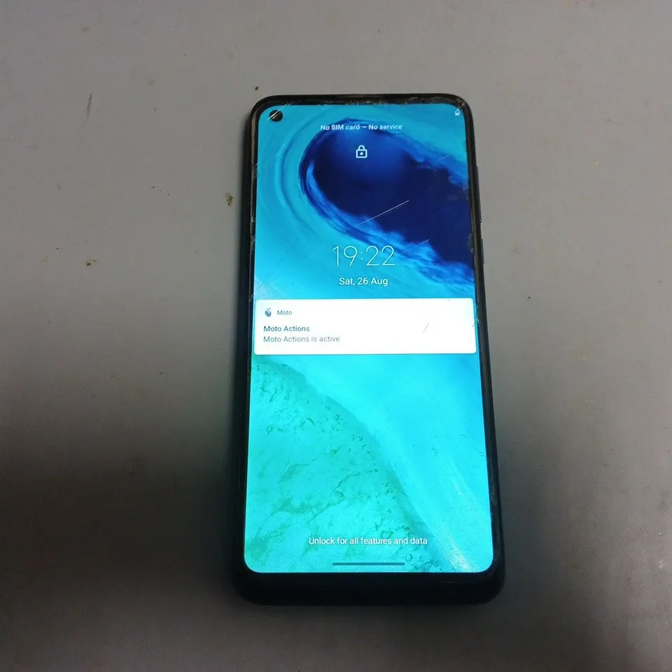 MOTOROLA MOTO G8
