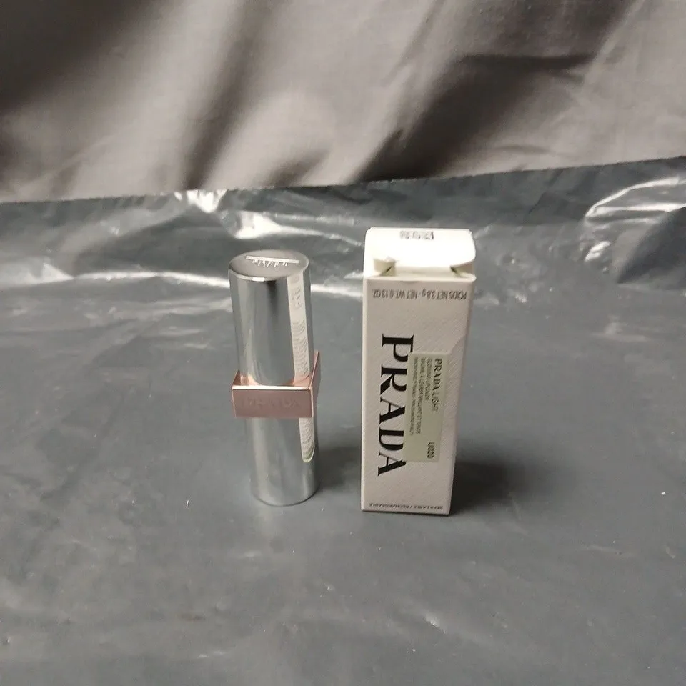 PRADA LIGHT GLOWING LIPCOLOR 3.8G