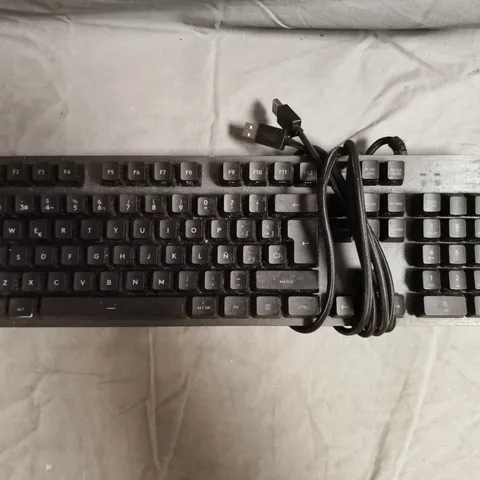 LOGITECH G13 CARBON GAMING KEYBOARD