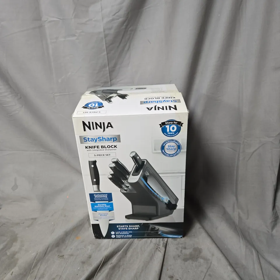 NINJA FOODI STAYSHARP 5 PIECE KNIFE BLOCK WITH INTEGRATED SHARPENER K32005UK- COLLECTION ONLY