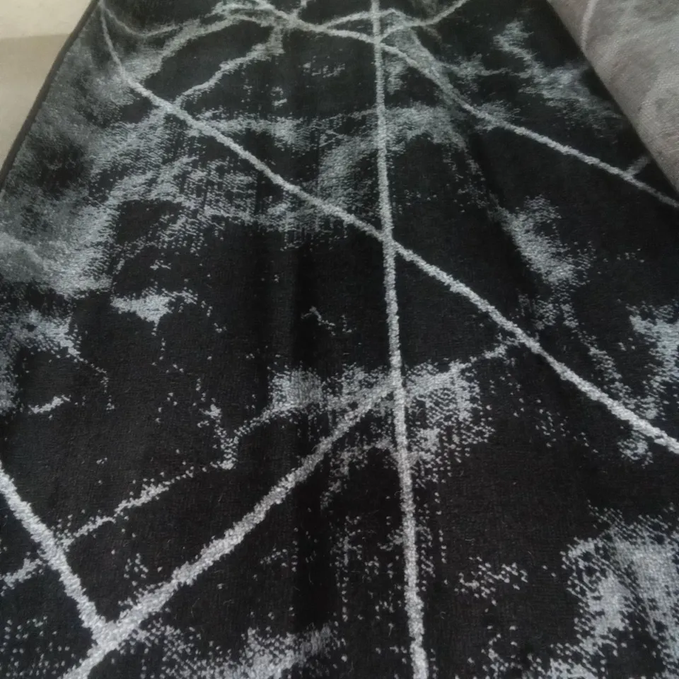 DAWSMERE DHURRIE BLACK RUG 120X170CM