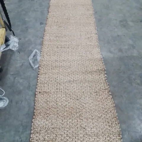 QUALITY DESIGNER AREA RUG - APPROXIMATELY 300X70CM