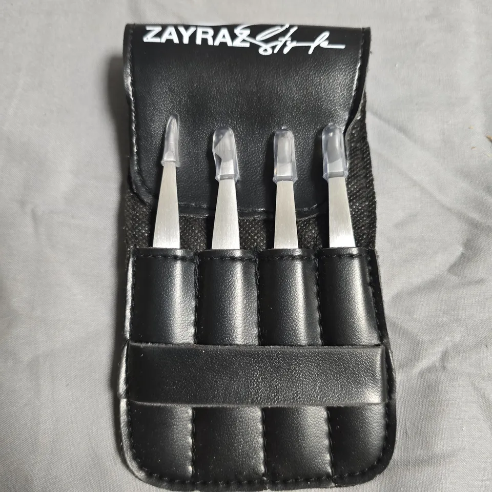 APPROXIMATELY 24 ZAYRAZ STYLE SET OF FOUR TWEEZERS WITH LEATHER CASE – EYEBROW TWEEZERS 