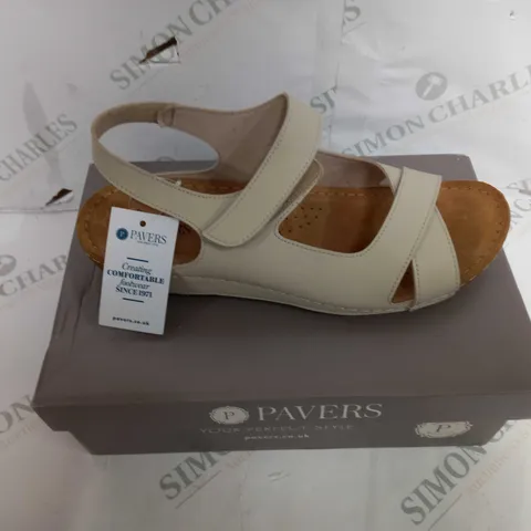 BOXED PAIR OF PAVERS SANDALS WITH VELCRO STRAP, IN BEIGE - UK SIZE 7