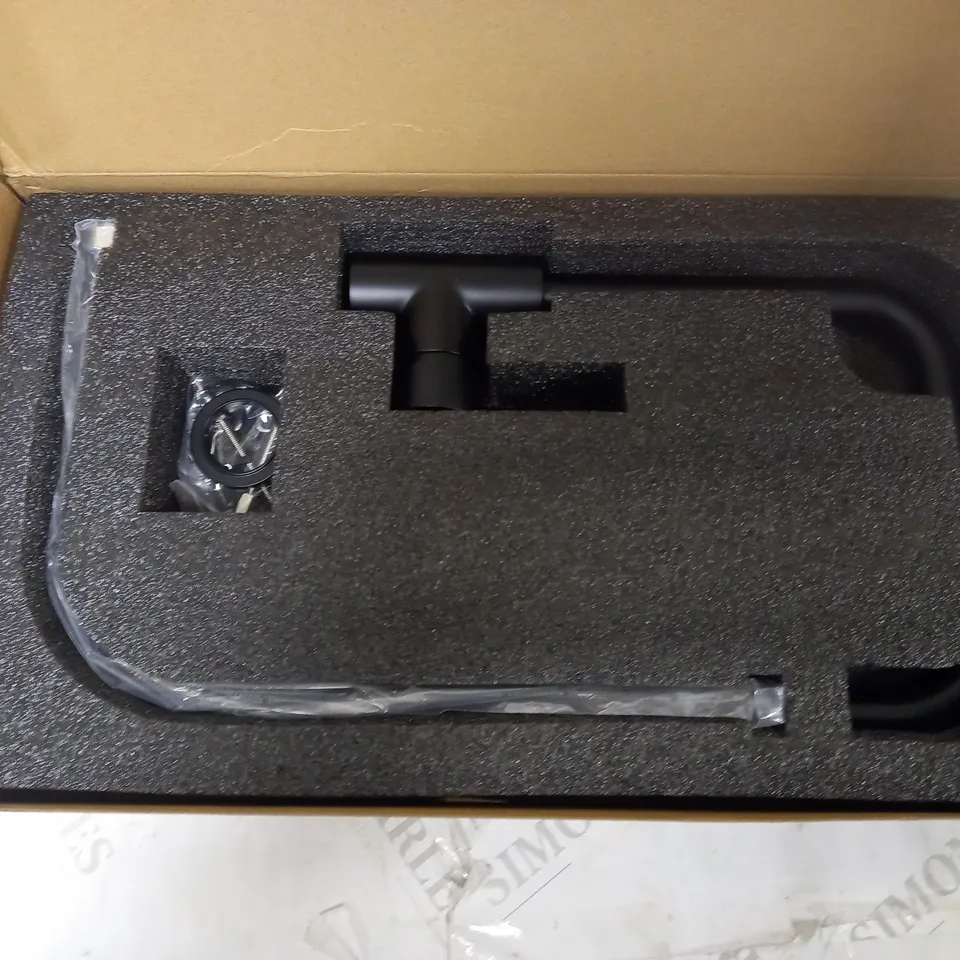 EDEN KITCHEN MIXER - MATTE BLACK