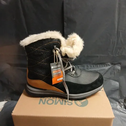 MOUNTAIN WAREHOUSE BLACK WINTER BOOTS WITH FAUX FUR LINING UK 7