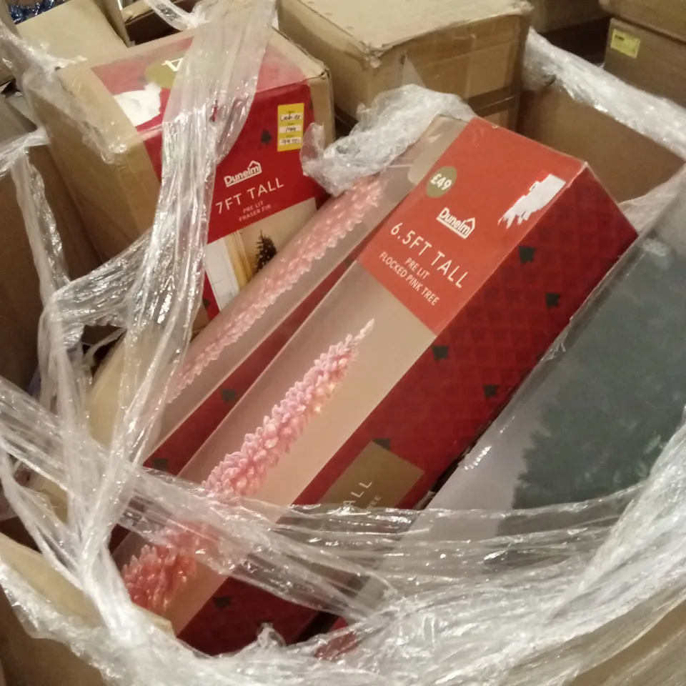 PALLET TO CONTAIN A MIXED ASSORTMENT OF CHRISTMAS TREES AND OTHER DECORATIVE CHRISTMAS PRODUCTS