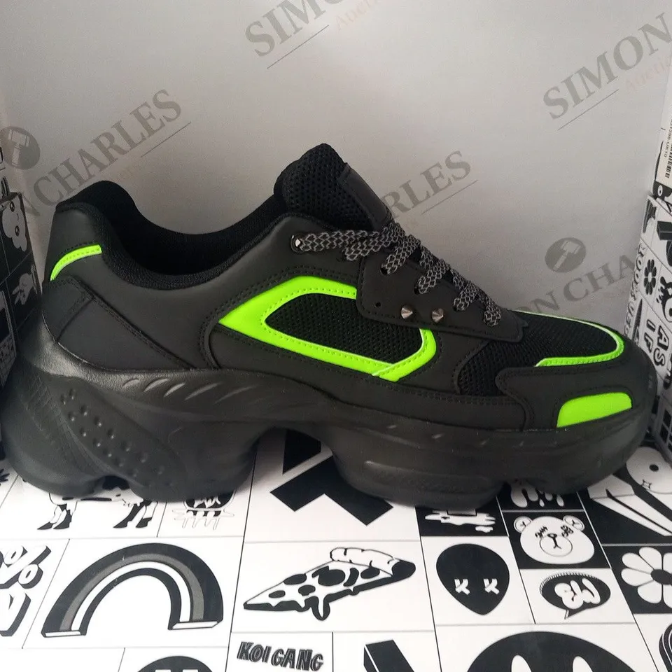 BRAND NEW BOXED PAIR OF KOI SKAVEN MEN'S GRUNGE ATOMIC TRAINERS SIZE 9