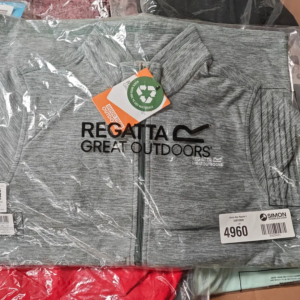 LOT OF 10 ASSORTED BRAND NEW REGATTA ITEMS IN VARIOUS STYLES AND SIZES