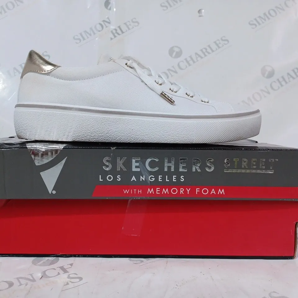 BOXED PAIR OF SKECHERS STREET LACE TRAINERS IN WHITE SIZE 5.5