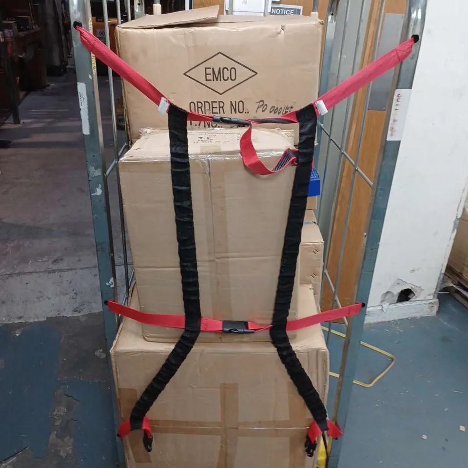 LOT CONTAINING APPROXIMATELY 200 EMCOLITE SWITCHES MODEL EMC:027 AND 300 EMCOLITE SWITCHES MODEL EMC:362104