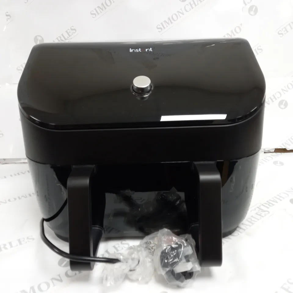 BOXED INSTANT VORTEX PLUS VERSAZONE AIR FRYER 