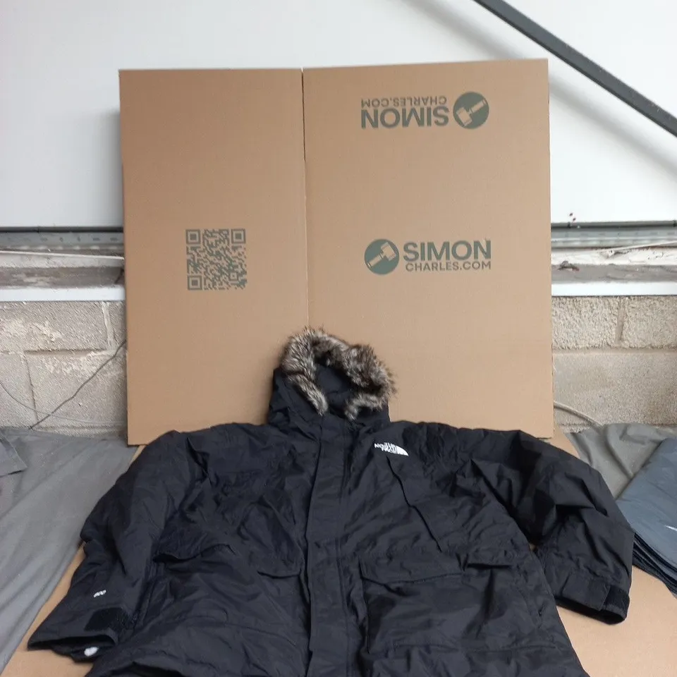 THE NORTH FACE MEN'S PARKA WITH FAUX FUR HOOD – BLACK, XXL