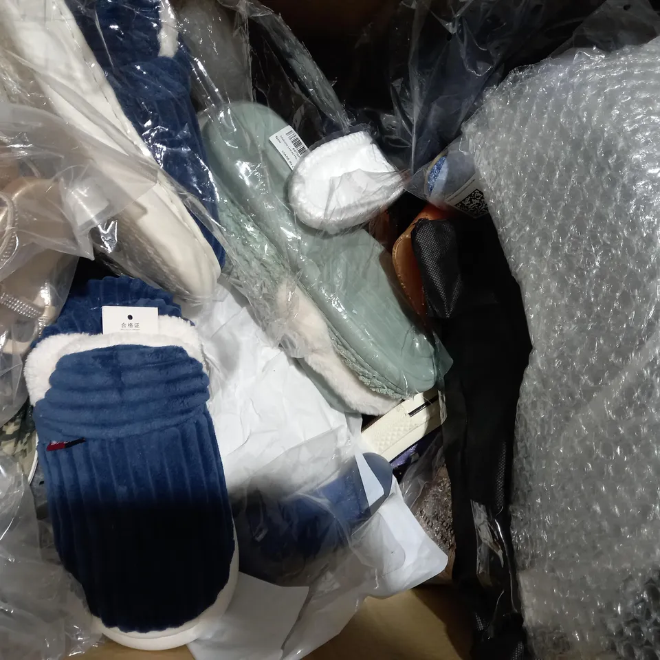 BOX OF APPROXIMATELY 15 ASSORTED PAIRS OF SHOES AND FOOTWEAR ITEMS IN VARIOUS STYLES AND SIZES TO INCLUDE FASHION, NEW LOOK, ETC