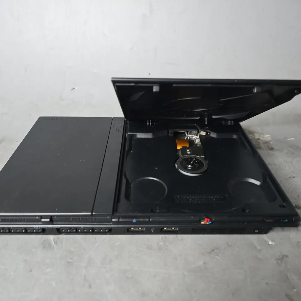 PLAYSTATION 2 GAMING CONSOLE - SCPH-70003