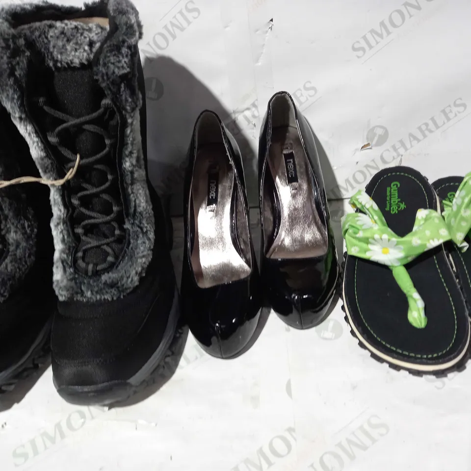 BOX OF APPROXIMATELY 10 ASSORTED PAIRS OF SHOES AND FOOTWEAR ITEMS IN VARIOUS STYLES AND SIZES TO INCLUDE GUMBLES, NEXT, ISODRY