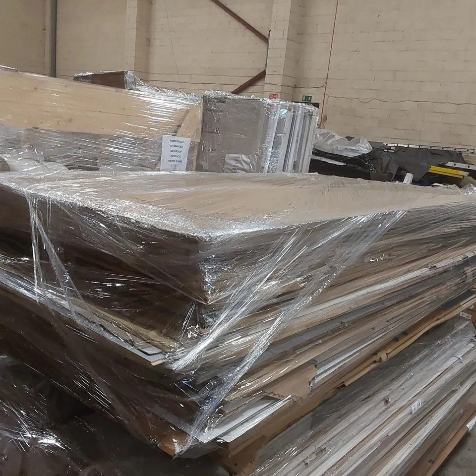 PALLET CONTAINING APPROXIMATELY 40x MIXED DESIGNED SHOWER PANELS