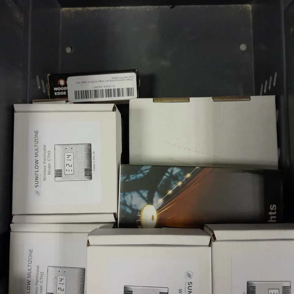 APPROXIMATELY 10 ASSORTED ELECTRICAL PRODUCTS TO INCLUDE CAMPING STRING LIGHTS, WIRELESS THERMOSTAT, LEARNING PEN ETC 