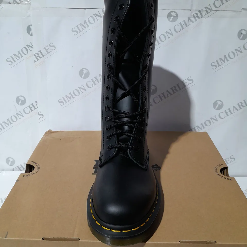 DR MARTENS 1914 HIGH TOP BOOT IN BLACK - UK 6 