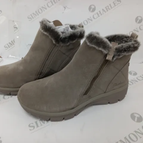 SKECHERS HIGH ZIP BOOTS IN MUSHROOM - 5