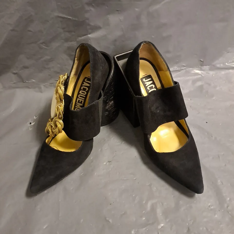 PAIR OF JACQUEMUS BLOCK HEEL POINT TOE HEEL IN BLACK SUEDE SIZE EU 36