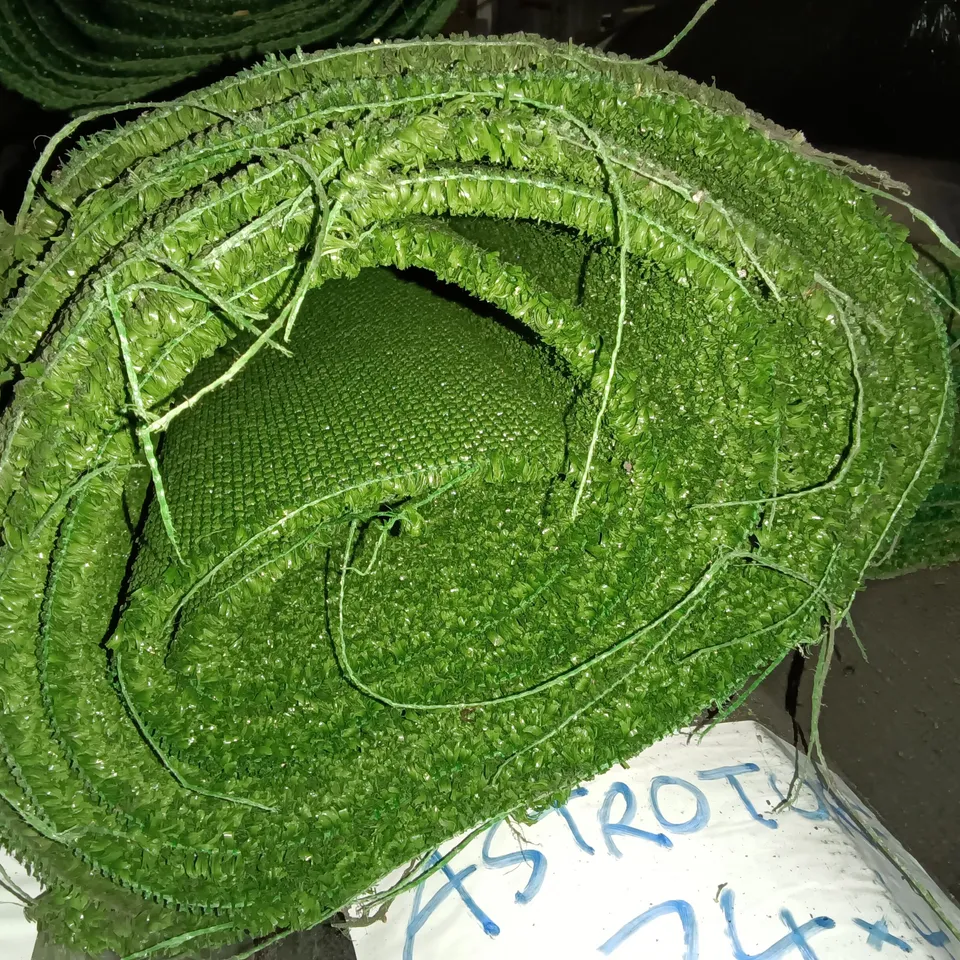 ROLL OF ASTROTURF - 3.6 X 2.74M