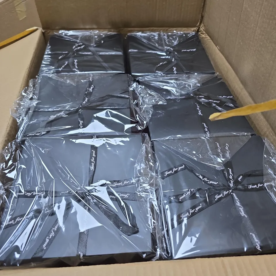 BOX OF APPROXIMATELY 12 ARTIFICIAL ROSE TEDDY BEAR IN PRESENTATION BOX 