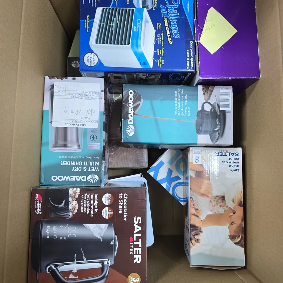 LARGE BOX OF APPROX 10 ASSORTED ELECTRICAL ITEMS TO INCLUDE KETTLE , COOLING SYSTEM AND LANDLINE PHONES 