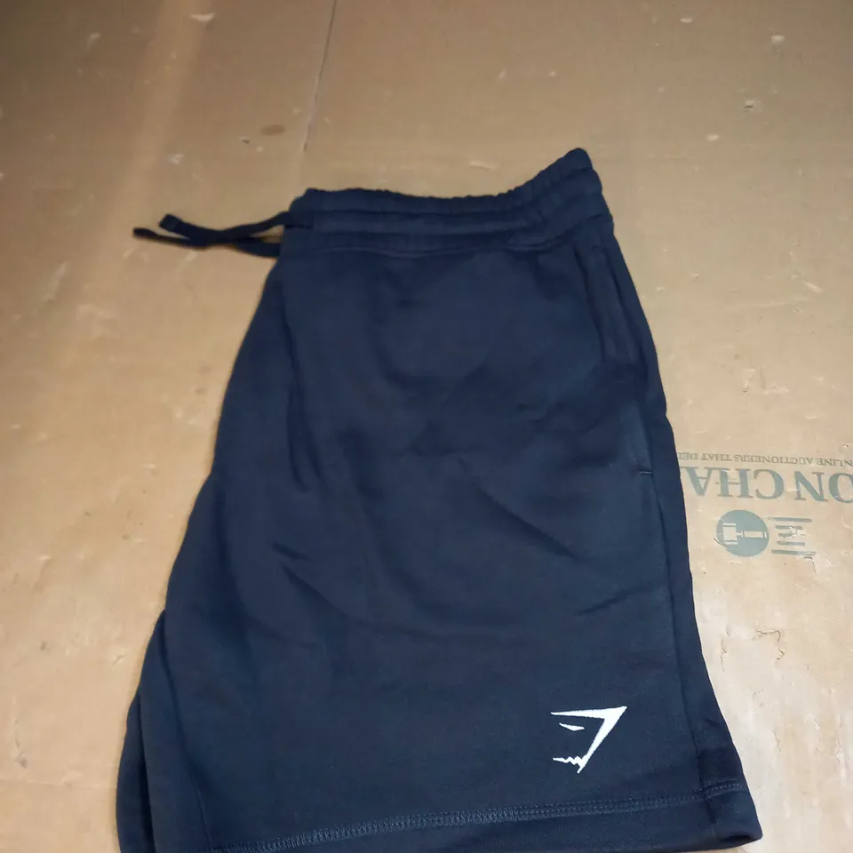 GYMSHARK TRAINING SHORTS SIZE L 