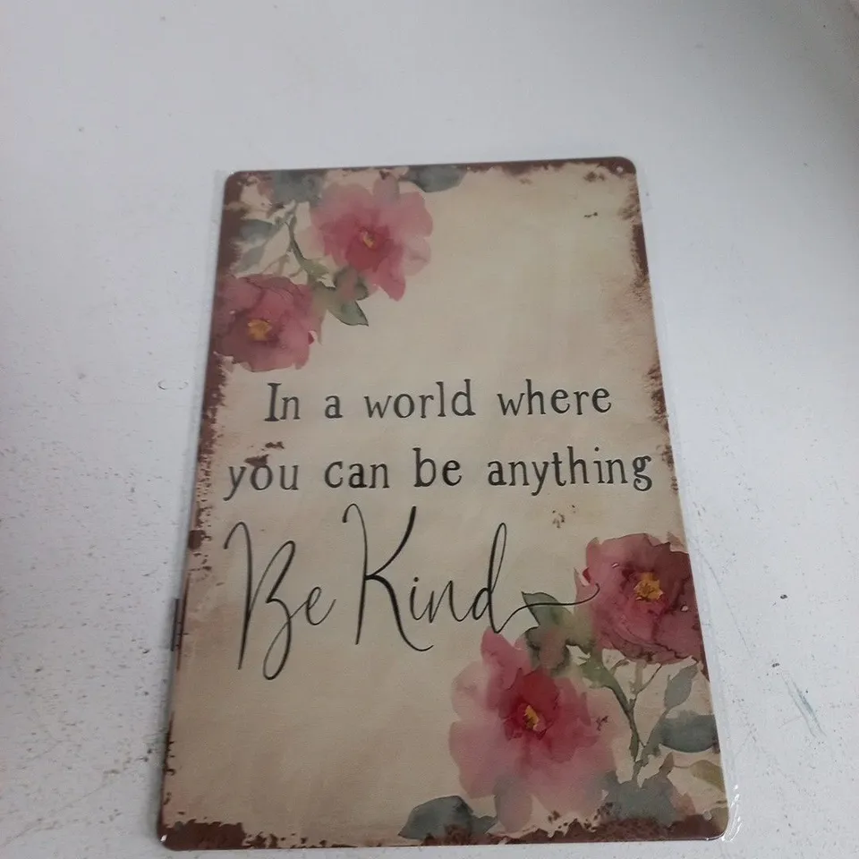 TOTE OF APPROXIMATELY 12 ASSORTED ITEMS TO INCLUDE: BE KIND PLAQUE