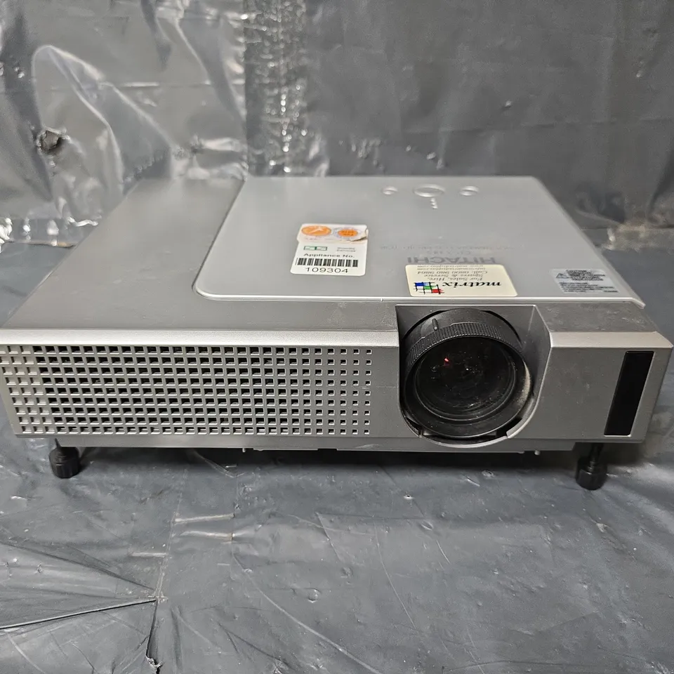 HITACHI CP-X345 MULTIMEDIA LCD PROJECTOR