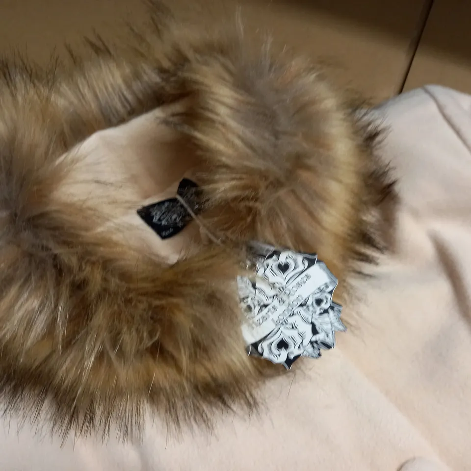 HEARTS AND ROSES CREAM FAUX FUR TRIMMED BUTTON UP COAT - UK 18