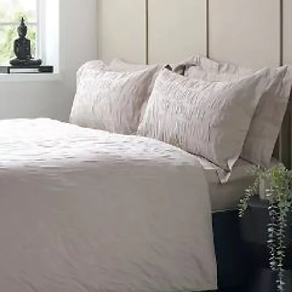 OUTLET K BY KELLY HOPPEN 100% COTTON MATELASSE JACQUARD 6 PIECE DUVET SET SINGLE WHITE