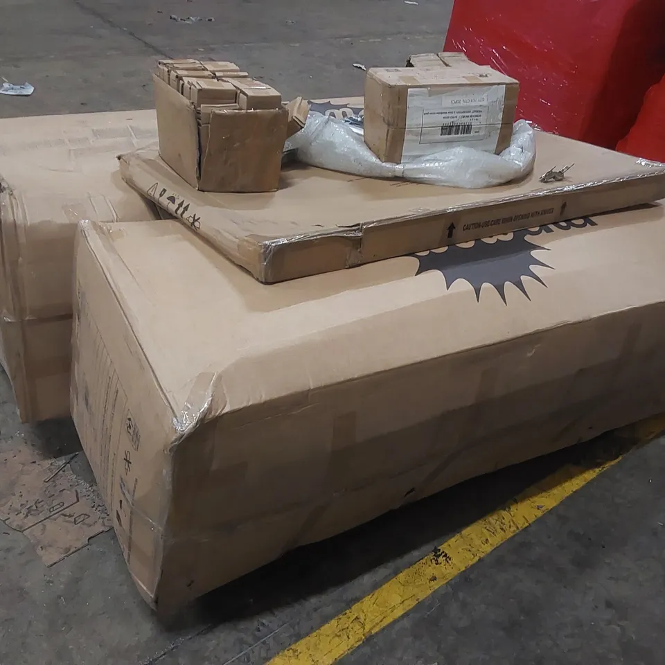 PALLET CONTAINING A LARGE QUANTITY OF ASSORTED GARDEN FURNITURE PARTS