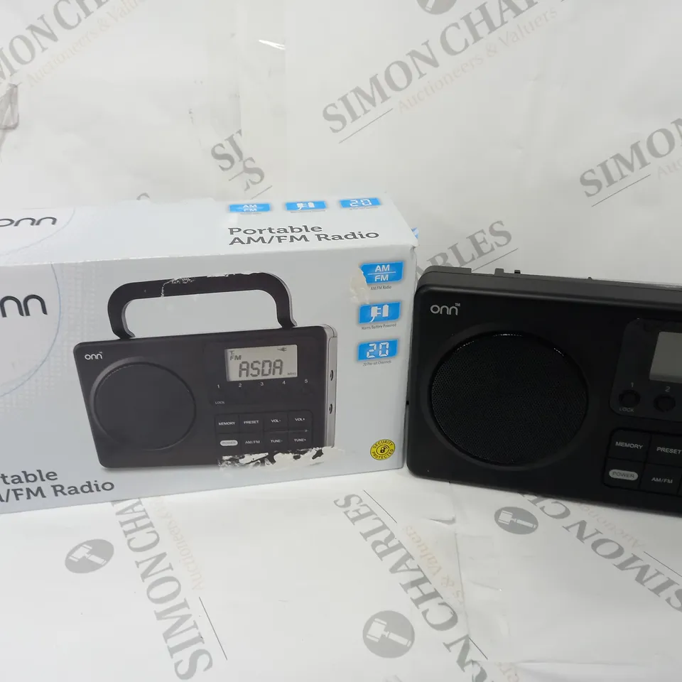 BOXED PORTABLE AM/FM RADIO